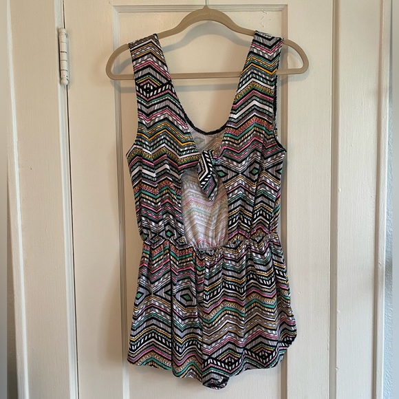 Romper - Picture 2 of 4